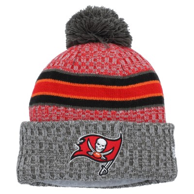 Шапка с помпоном Tampa Bay Buccaneers New Era 2023 Sideline Sport Cuffed Knit - Gray