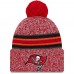 Шапка с помпоном Tampa Bay Buccaneers New Era 2023 Sideline Cuffed Knit - Red