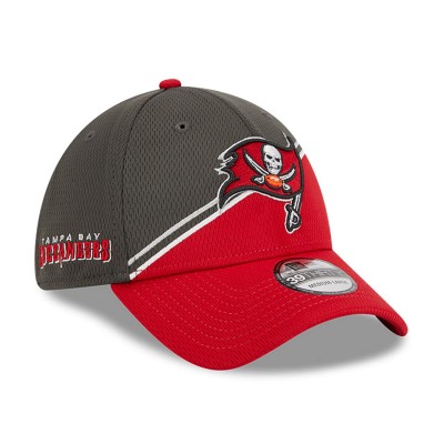 Бейсболка Tampa Bay Buccaneers New Era 2023 Sideline 39THIRTY - Pewter/Red