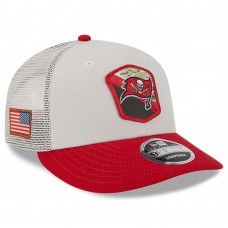 Бейсболка Tampa Bay Buccaneers New Era 2023 Salute To Service Low Profile 9FIFTY - Stone/Scarlet