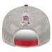 Бейсболка Tampa Bay Buccaneers New Era 2023 Salute To Service Low Profile 9FIFTY - Stone/Scarlet