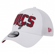 Бейсболка Tampa Bay Buccaneers New Era Breakers 39THIRTY - White