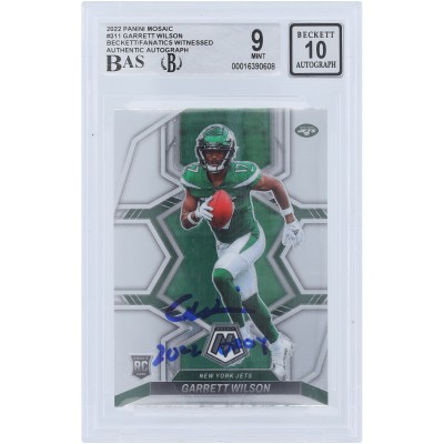 Garrett Wilson New York Jets Autographed 2022 Panini Mosaic #311 Beckett Fanatics Witnessed Authenticated 9/10 Rookie Card with 2022 OROY Inscription