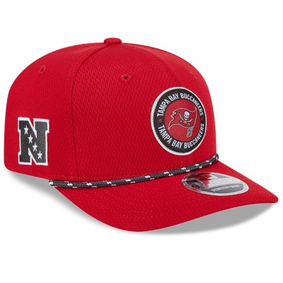 Бейсболка Tampa Bay Buccaneers New Era 2024 Sideline 9SEVENTY Stretch-Snap - Red
