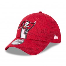Бейсболка Tampa Bay Buccaneers New Era 2024 Sideline 39THIRTY - Red