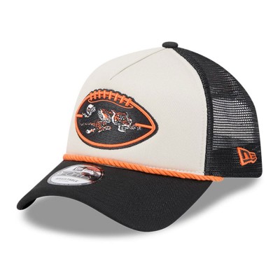 Бейсболка Cincinnati Bengals New Era Stone/Black 2024 Sideline Historic 9FORTY A-Frame Trucker