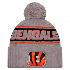 Шапка с помпоном Cincinnati Bengals New Era Gray 2024 Sideline Sport