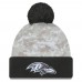 Шапка с помпоном Baltimore Ravens New Era White/Graphite 2024 Salute To Service Digital Camo