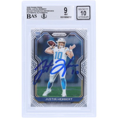 Justin Herbert Los Angeles Chargers Autographed 2020 Panini Prizm #325 Beckett Fanatics Witnessed Authenticated 9/10 Rookie Card