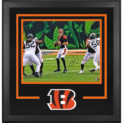 Joe Burrow Cincinnati Bengals Autographed Fanatics Authentic Deluxe Framed 16 x 20 Black Jersey Standing In Pocket Photograph