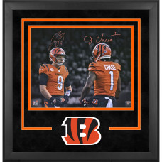 Фото с автографом Joe Burrow & Ja'Marr Chase Cincinnati Bengals Fanatics Authentic Deluxe Framed 16 x 20 Spotlight