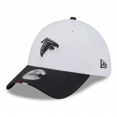 Бейсболка Atlanta Falcons New Era White/Black 2025 NFL Training Camp 39THIRTY