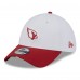 Бейсболка Arizona Cardinals New Era White/Cardinal 2025 NFL Training Camp 39THIRTY Бейсболка Arizona Cardinals New Era White/Cardinal 2025 NFL Training Camp 39THIRTY