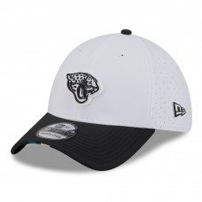 Бейсболка Jacksonville Jaguars New Era White/Black 2025 NFL Training Camp 39THIRTY