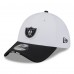 Бейсболка Las Vegas Raiders New Era White/Black 2025 NFL Training Camp 39THIRTY