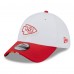 Бейсболка Kansas City Chiefs New Era White/Red 2025 NFL Training Camp 39THIRTY