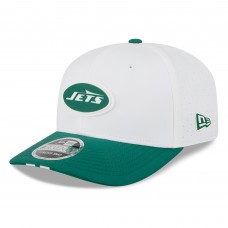 Бейсболка New York Jets New Era White/Green 2025 NFL Training Camp 9SEVENTY Бейсболка New York Jets New Era White/Green 2025 NFL Training Camp 9SEVENTY