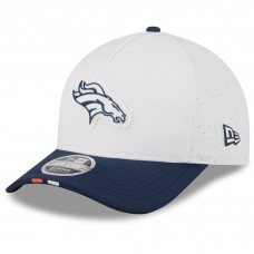 Бейсболка Denver Broncos New Era White/Navy 2025 NFL Training Camp A-Frame 9FORTY