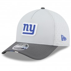 Бейсболка New York Giants New Era Gray/Graphite 2025 NFL Training Camp A-Frame 9FORTY