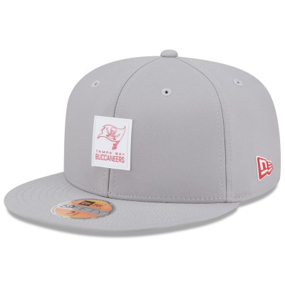 Бейсболка Tampa Bay Buccaneers New Era Gray 2025 Sideline 59FIFTY