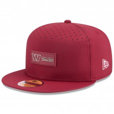 Бейсболка Washington Commanders New Era Burgundy 2025 Sideline Split Panel 9FIFTY Snapback