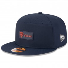 Бейсболка Chicago Bears New Era Navy 2025 Sideline Split Panel 9FIFTY Snapback