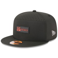 Бейсболка Cincinnati Bengals New Era Black 2025 Sideline Split Panel 9FIFTY Snapback