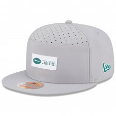 Бейсболка New York Jets New Era Gray 2025 Sideline Split Panel 9FIFTY Snapback