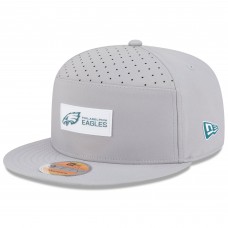 Бейсболка Philadelphia Eagles New Era Gray 2025 Sideline Split Panel 9FIFTY Snapback