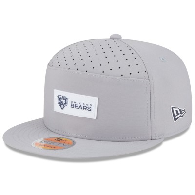 Бейсболка Chicago Bears New Era Gray 2025 Sideline Split Panel 9FIFTY Snapback