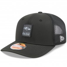 Бейсболка Baltimore Ravens New Era Black 2025 Sideline 9SEVENTY Trucker