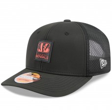 Бейсболка Cincinnati Bengals New Era Black 2025 Sideline 9SEVENTY Trucker