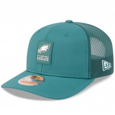 Бейсболка Philadelphia Eagles New Era Green 2025 Sideline 9SEVENTY Trucker