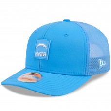 Бейсболка Los Angeles Chargers New Era Powder Blue 2025 Sideline 9SEVENTY Trucker
