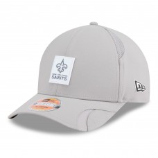 Бейсболка New Orleans Saints New Era Gray 2025 Sideline M-Crown 9FORTY