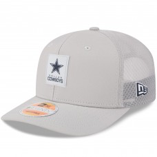 Бейсболка Dallas Cowboys New Era Gray 2025 Sideline 9SEVENTY Trucker