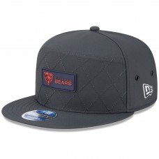 Бейсболка Chicago Bears New Era Charcoal 2025 Sideline Cold Weather Split Panel 9FIFTY Snapback