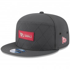 Бейсболка Arizona Cardinals New Era Charcoal 2025 Sideline Cold Weather Split Panel 9FIFTY Snapback