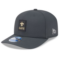Бейсболка New Orleans Saints New Era Charcoal 2025 Sideline Cold Weather 9SEVENTY