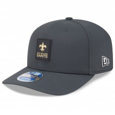Бейсболка New Orleans Saints New Era Charcoal 2025 Sideline Cold Weather 9SEVENTY