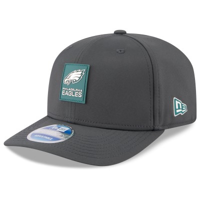 Бейсболка Philadelphia Eagles New Era Charcoal 2025 Sideline Cold Weather 9SEVENTY