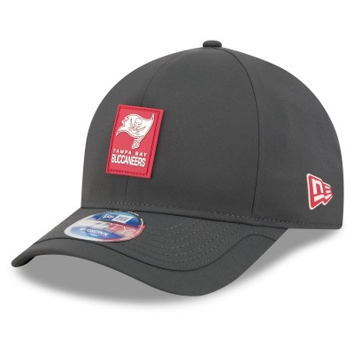 Бейсболка Tampa Bay Buccaneers New Era Charcoal 2025 Sideline Cold Weather 9FORTY M-Crown