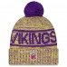 Шапка с помпоном Minnesota Vikings New Era Gold 2025 Sideline Cold Weather