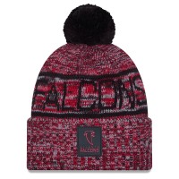 Шапка с помпоном Atlanta Falcons New Era Red 2025 Sideline Cold Weather