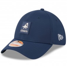 Бейсболка Dallas Cowboys New Era Navy 2025 NFL Sideline Throwback 39THIRTY