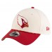 Бейсболка Arizona Cardinals New Era Natural/Cardinal 2025 Rivalries Collection Sideline 39THIRTY