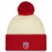 Шапка с помпоном Arizona Cardinals New Era Natural/Cardinal 2025 Rivalries Collection Sideline
