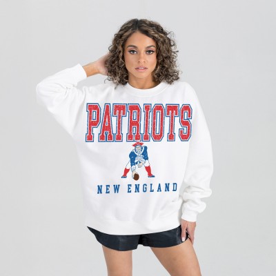 Женская New England Patriots Gameday Couture White Classic Sunday Drives Oversized Premium Fleece Pullover Sweatshirt