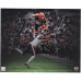 Фото с автографом Chase Brown Cincinnati Bengals Fanatics Authentic 16 x 20 Hurdle Spotlight