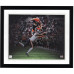 Фото с автографом Chase Brown Cincinnati Bengals Fanatics Authentic 16 x 20 Hurdle Spotlight